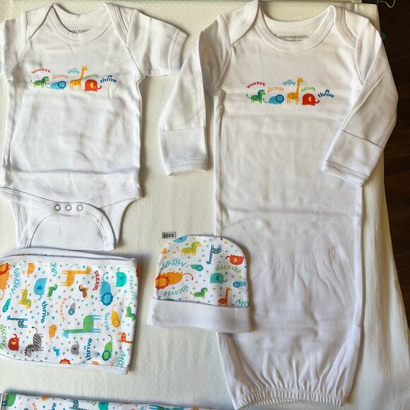 Set of 5 Baby Boy Girl Shirt Sleepwear Hat Blankets Long Sleeve size 0-6M White - Picture 4 of 6